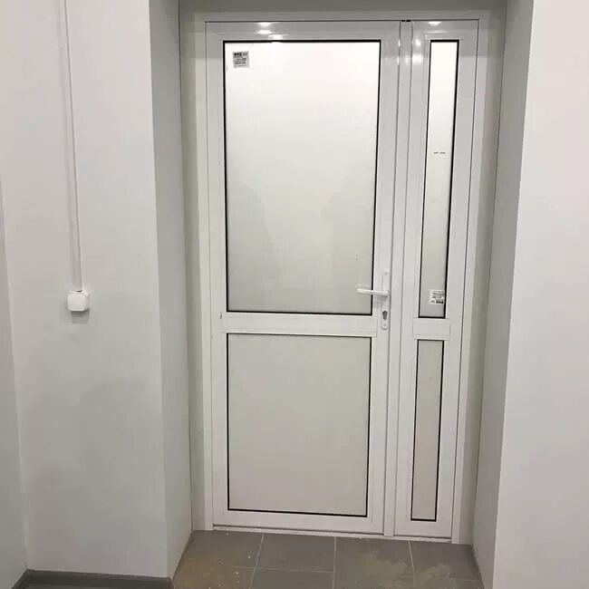 Дверь алюминиевая PROVEDAL 40 мм. Алюминиевая одностворчатая дверь КП 45. Блок дверной алюминиевый 2250х1380мм. Входная балконная дверь