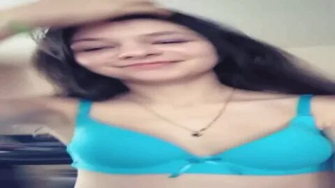 Пьяная девушка girl на вписке в periscope перископ показала ножки и юбку же...