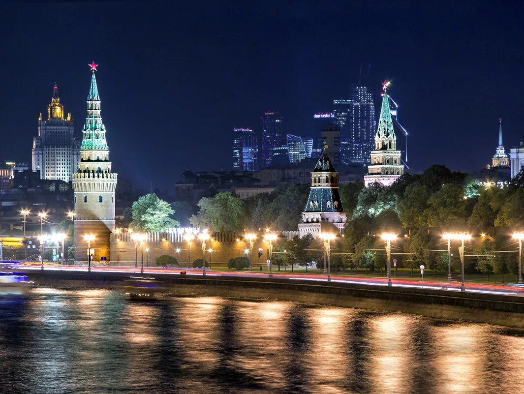 Москва вечером лето. Ночная Москва. Ночная Москва летом. Вечерняя Москва. Москва вечером.