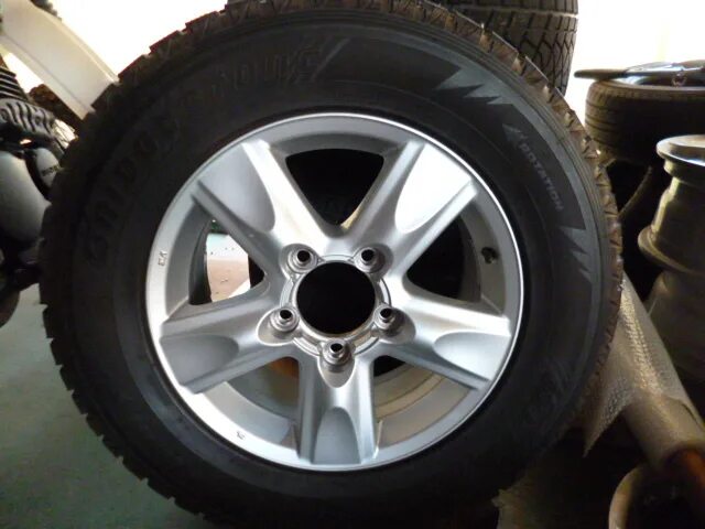 Оригинальные диски тойота ленд крузер. Диски на toyota land cruiser 200 r20 оригинал. Оригинальные диски тойота ленд крузер. Диски на toyota land cruiser 200 r20 оригинал. Колеса на toyota land cruiser 200.