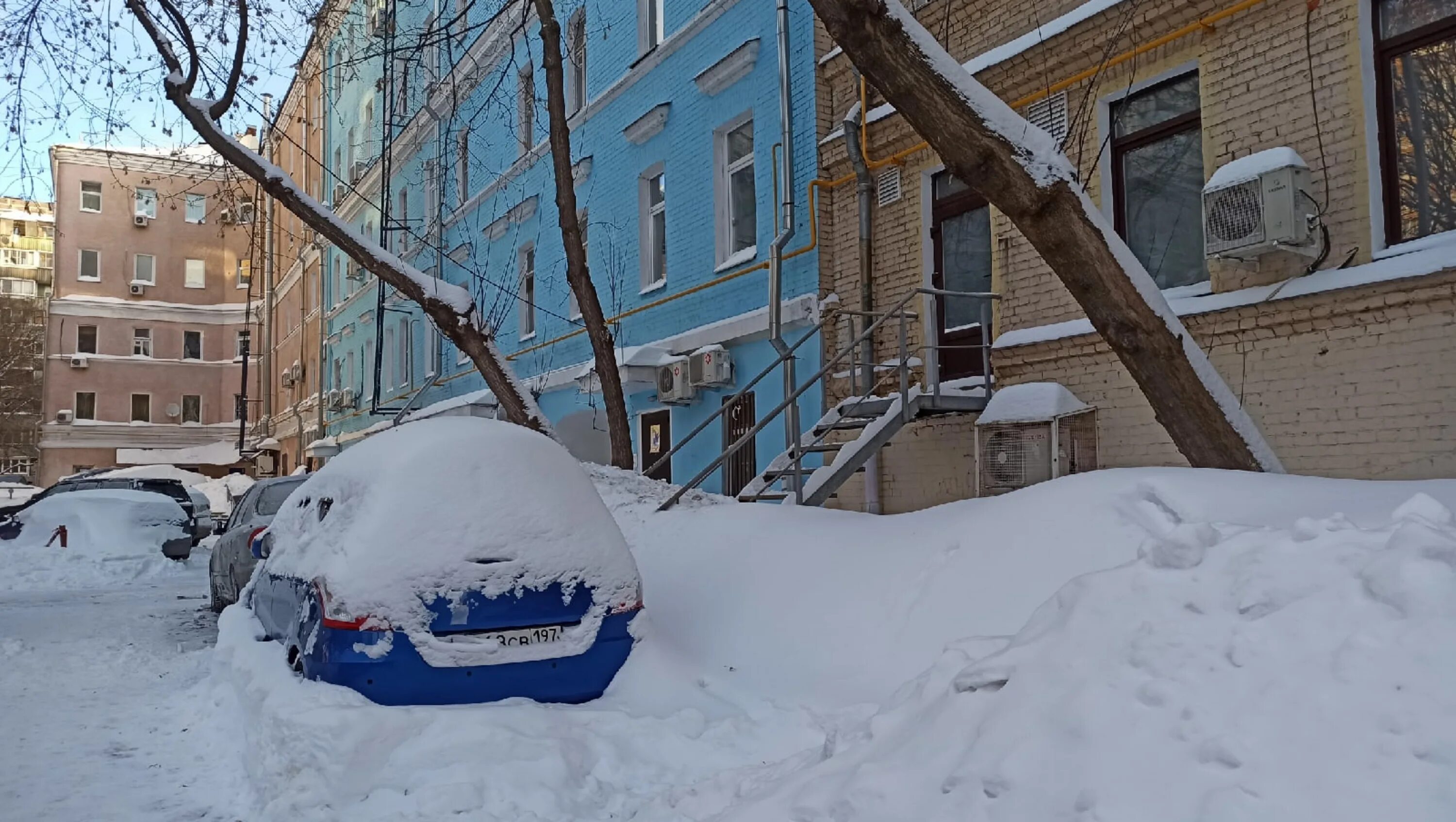 Снег в Москве. Снегопад в Москве. Сугробы в Москве. Завалы снега в Москве. В россии выпадет снег