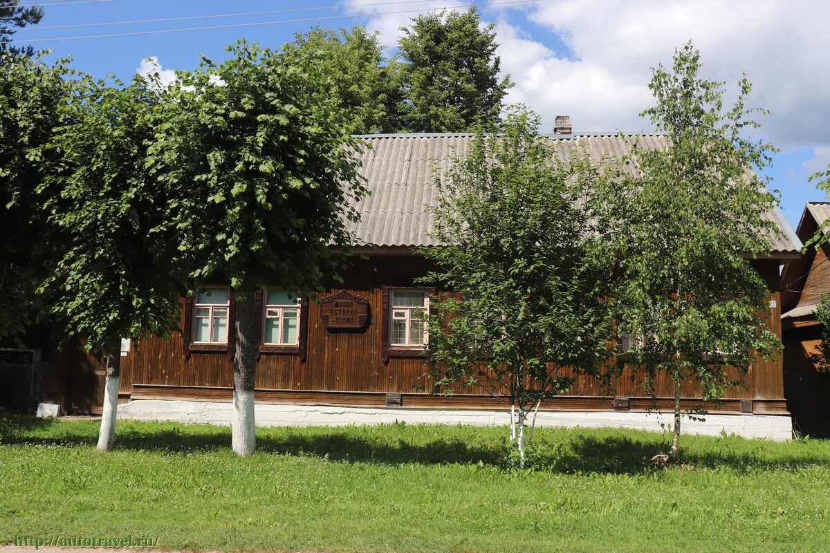 Холмитянин в холме новгородской области. Холм Новгородская область музей. Холмский музей. Деревня холм Новгородская область.