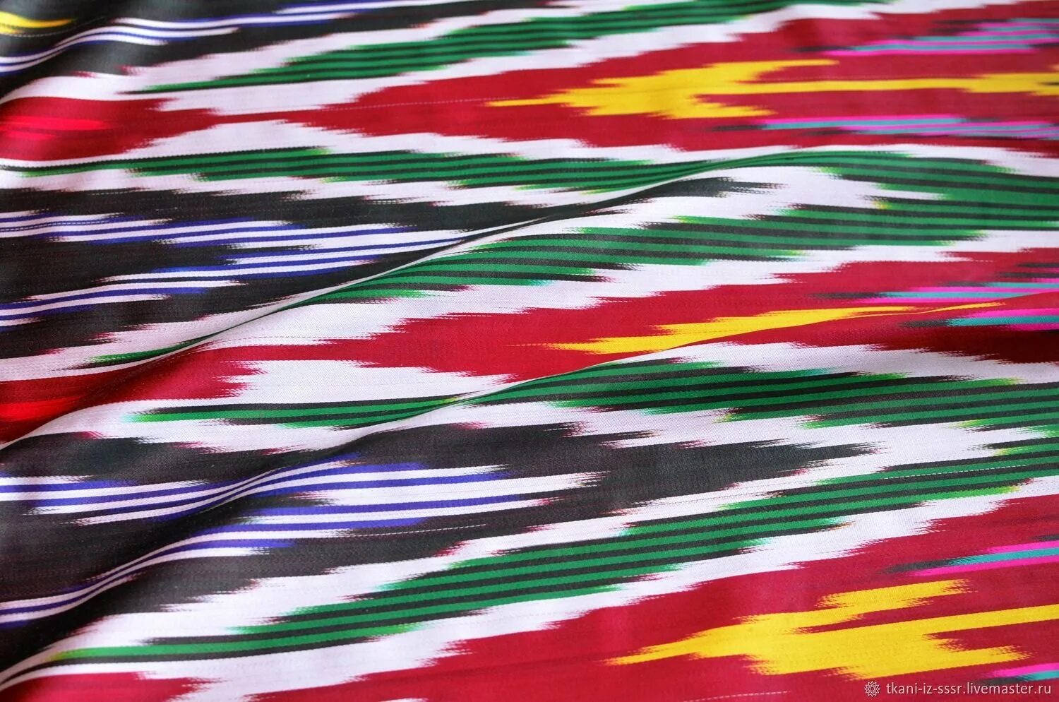 Хан атлас адрас. Хан атлас адрас. Хан атлас адрас. Хан адрас ткань узбекистан. Атлас адрас ткань.