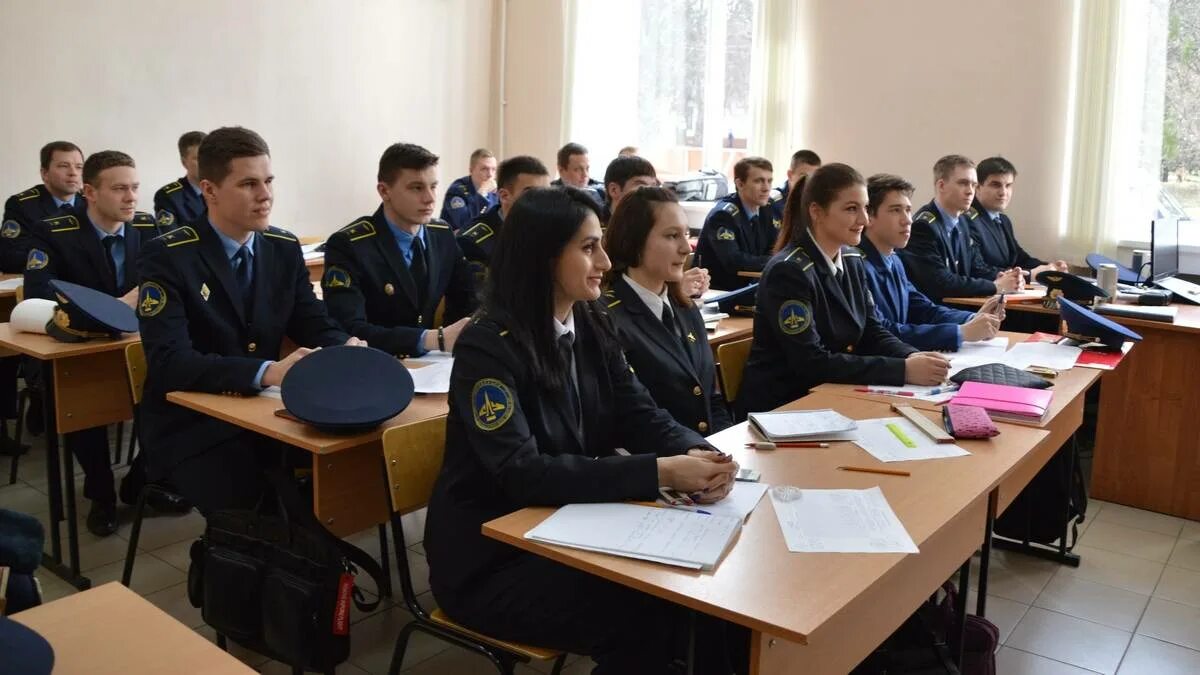 Нормативы в летное училище. Ульяновское лётное училище гражданской. Зп летчика гражданской авиации в россии. Гражданская авиация баллы. Университет гражданской авиации в москве.