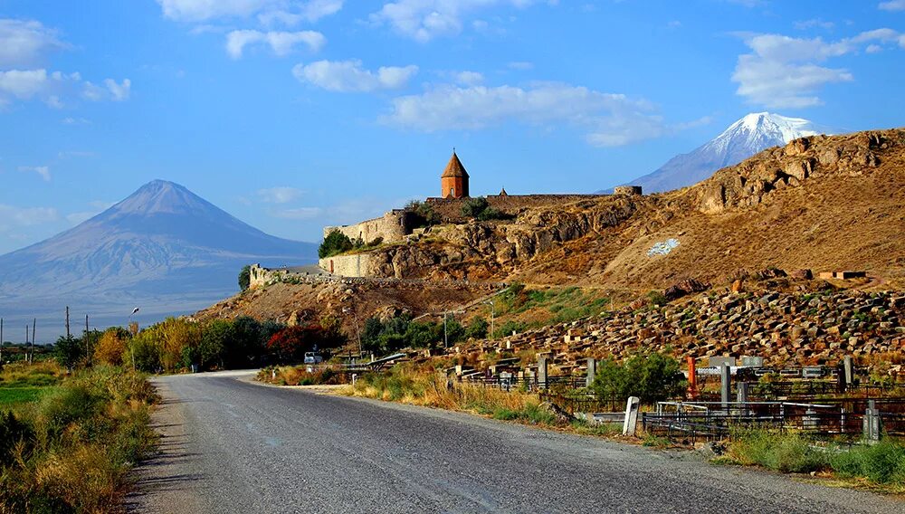 Хор Вирап Армения Арарат. Монастырь хор Вирап. Гора Арарат монастырь хор Вирап. Армения крепость хор Вирап.