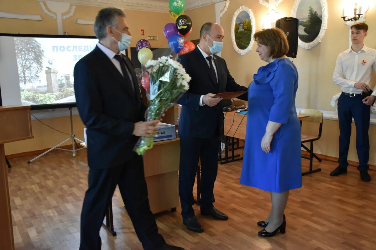 28 школа владикавказ. Сош 27 учителя. Сош 27 учителя. Учителя школы 27 орел. Город серов школа 27.