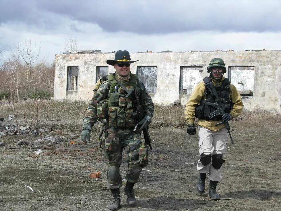 Страйкбол сталкер. Сталкер страйкбол монолит. Сталкер военные страйкбол. Страйкбол сталкер янтарь. Сталкер страйкбол долг.