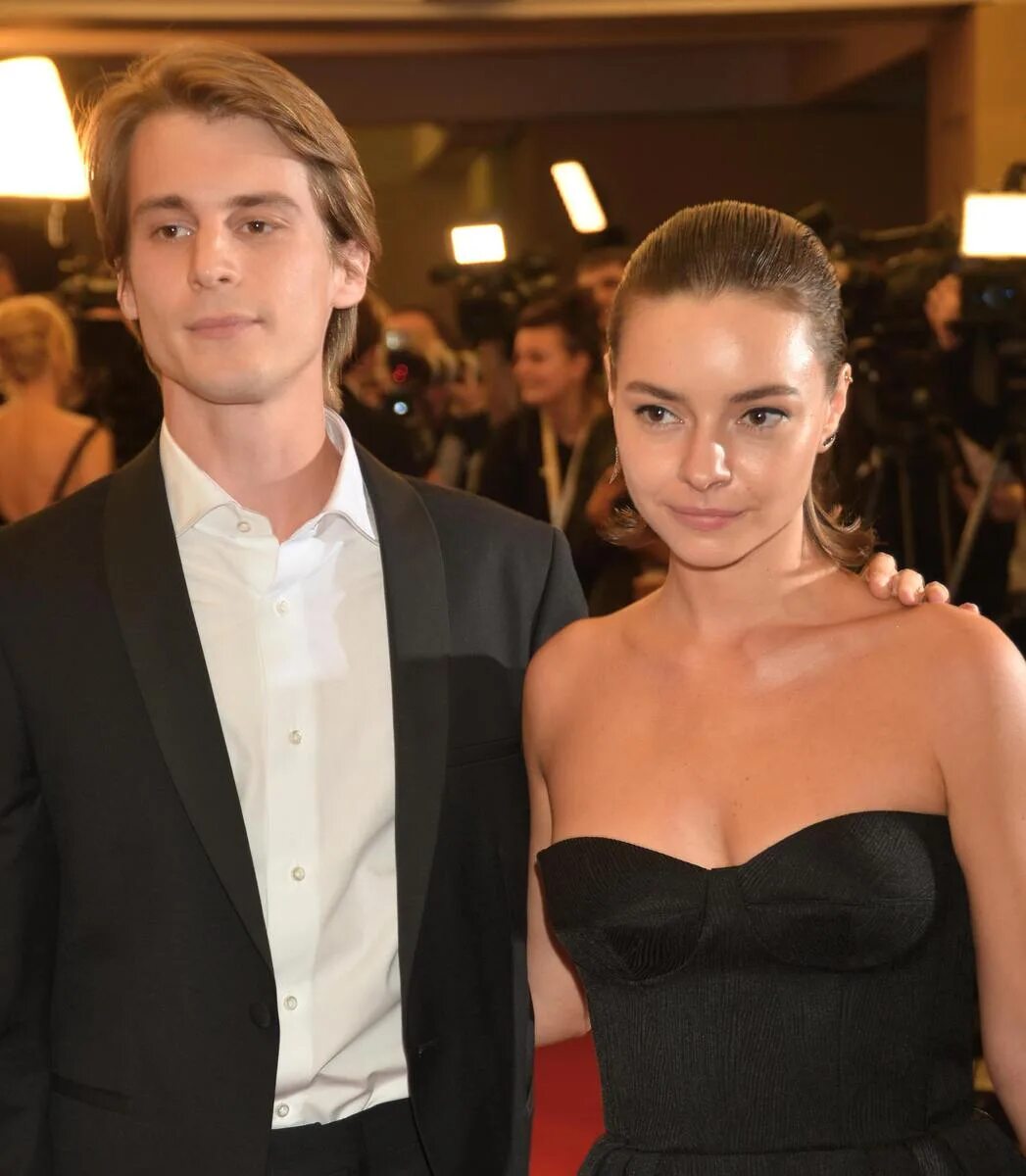 иван янковский жена. иван янковский. камиллой байсаровой и иван янковский. диана пожарская и иван янковский. иван янковский.