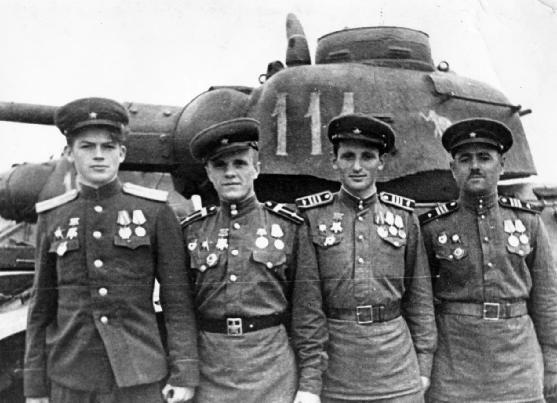 Т34 экипаж. Экипаж танка т-34. экипаж т34. танк т 34 экипаж. экипаж вов танк т 34.
