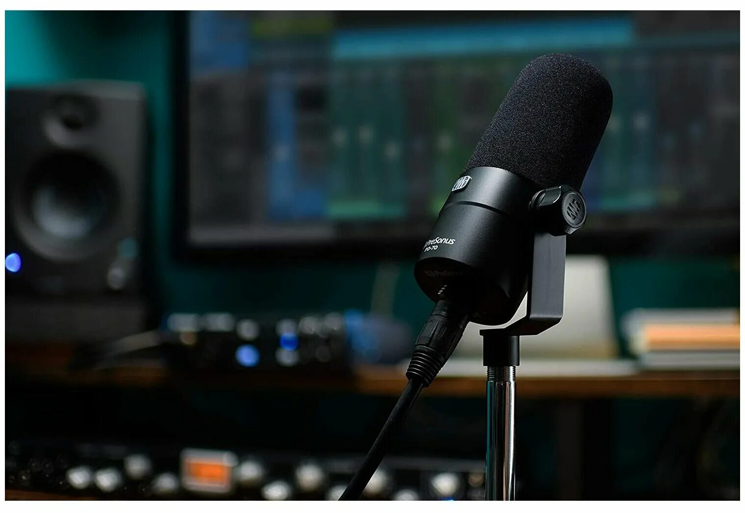 Микрофон 70. Вещательные микрофоны. старый микрофон фото. asmr микрофон. audio microphone.