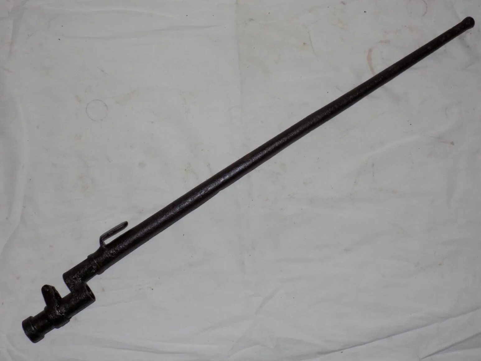 Четырехгранный штык. Штык-нож граненый. Штык винтовки мосина четырехгранный. Винтовка мосина со штыком. Четырехгранный штык.