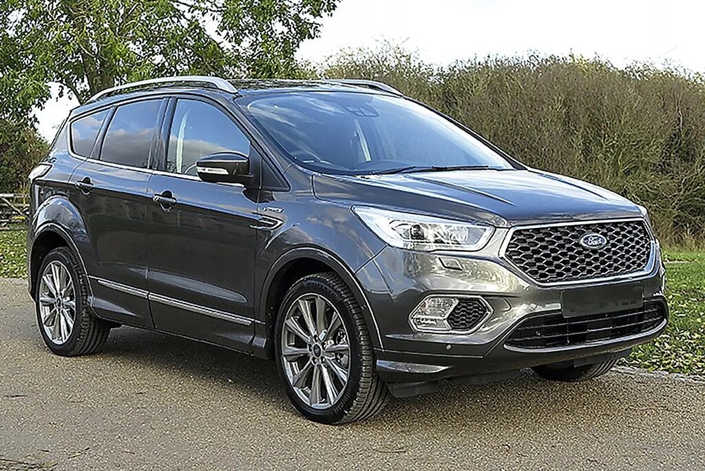 Какая куга лучше. Ford Kuga 2 Vignale. Форд Куга 2 Рестайлинг. Kuga Vignale 2018 Ford. Ford Kuga 2017.