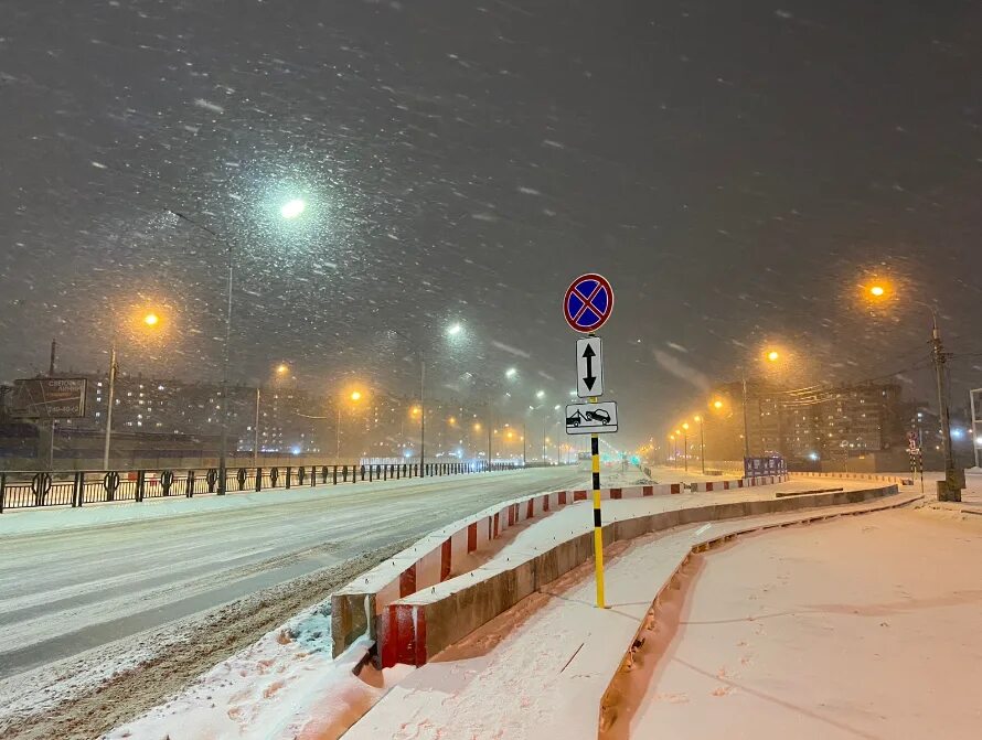 Сильный Мороз. Мороз в городе. Мороз в Красноярске. Сильный Мороз в городе.