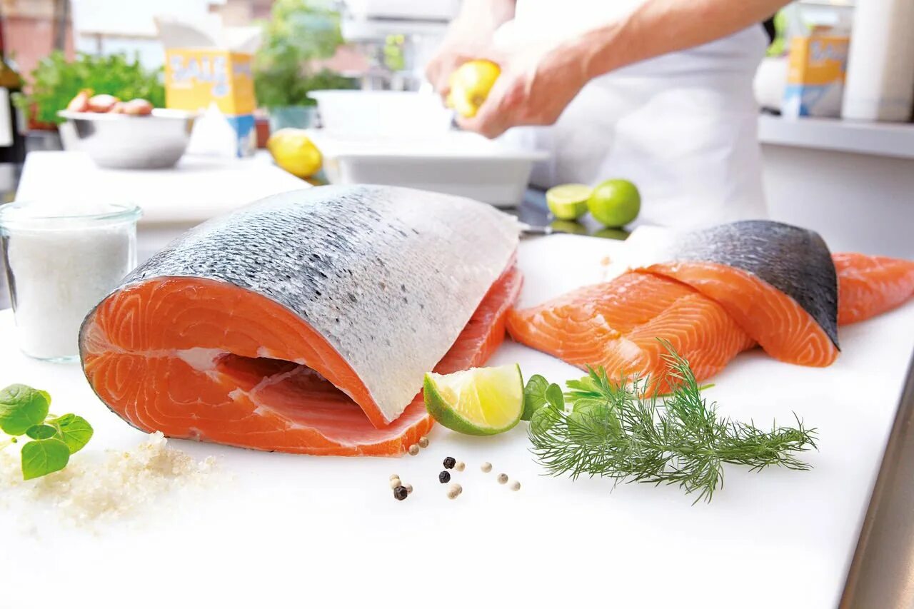 Лосось приложение. Лосось. свежая рыба. морепродукты. форель и морепродукты.