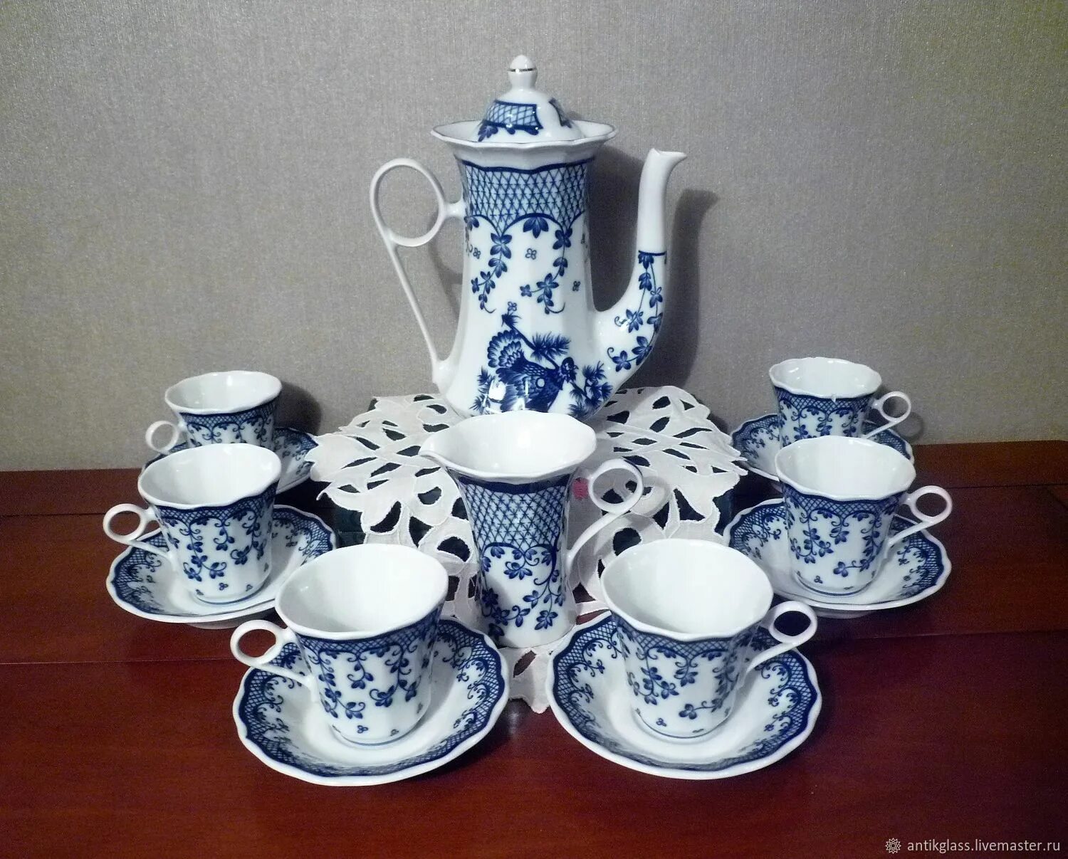 Коростень порцелайн. Коростынский фарфоровый завод. Коростенский фарфоровый завод. Коростенский фарфоровый завод чайный набор. Коростенский фарфоровый завод кофейный сервиз.