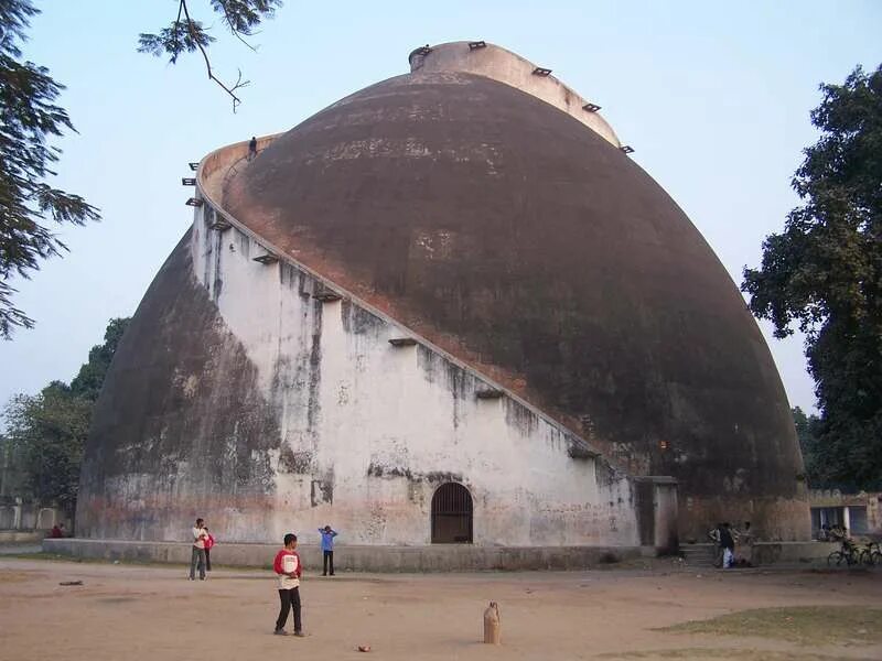 Unique landmarks. Патна город в Индии. Патна Бихар Индия. Патна Индия достопримечательности. Музей штата Бихар Патна Фумихико маки.