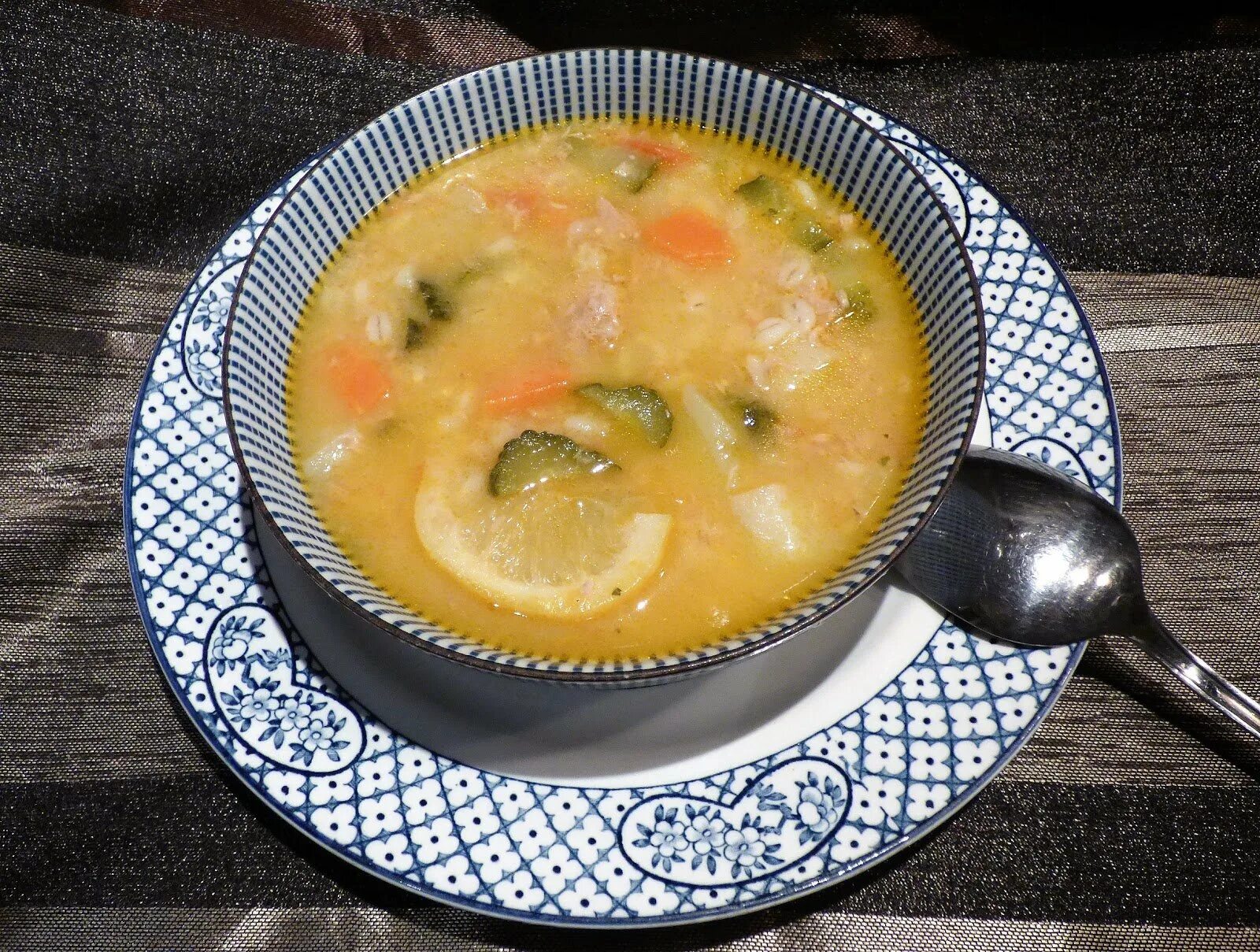 тартар из тунца с соусом понзу. суп из тунца замороженного. солдатская похлебка рецепт. суп из тунца замороженного. уха с тунцом.