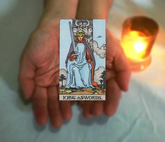 Астрология и таро. Tarot_advice instagram. Неудача карта таро. Расклад на месяц. Книги по таро.