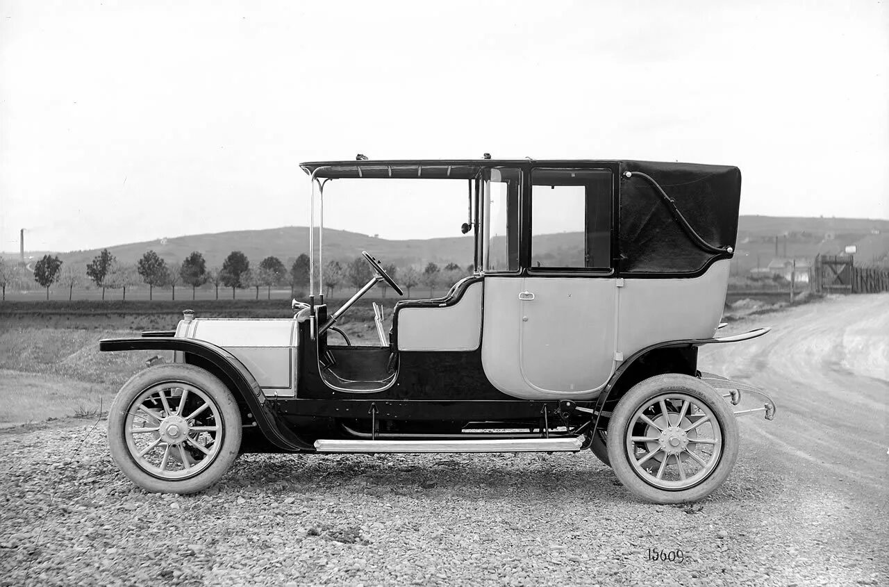 1 автомобиль мерседес. Мерседес 1908. Mercedes 35hp 1901. Mercedes Benz 1910. Первый автомобиль Мерседес Бенц.