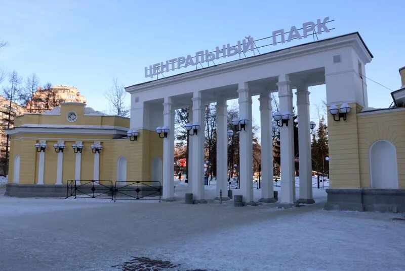 Центральный парк новосибирск. Заельцовский парк новосибирск сухое озеро. Заельцовский парк новосибирск зимой. Ел парк новосибирск. Центральный парк новосибирск.