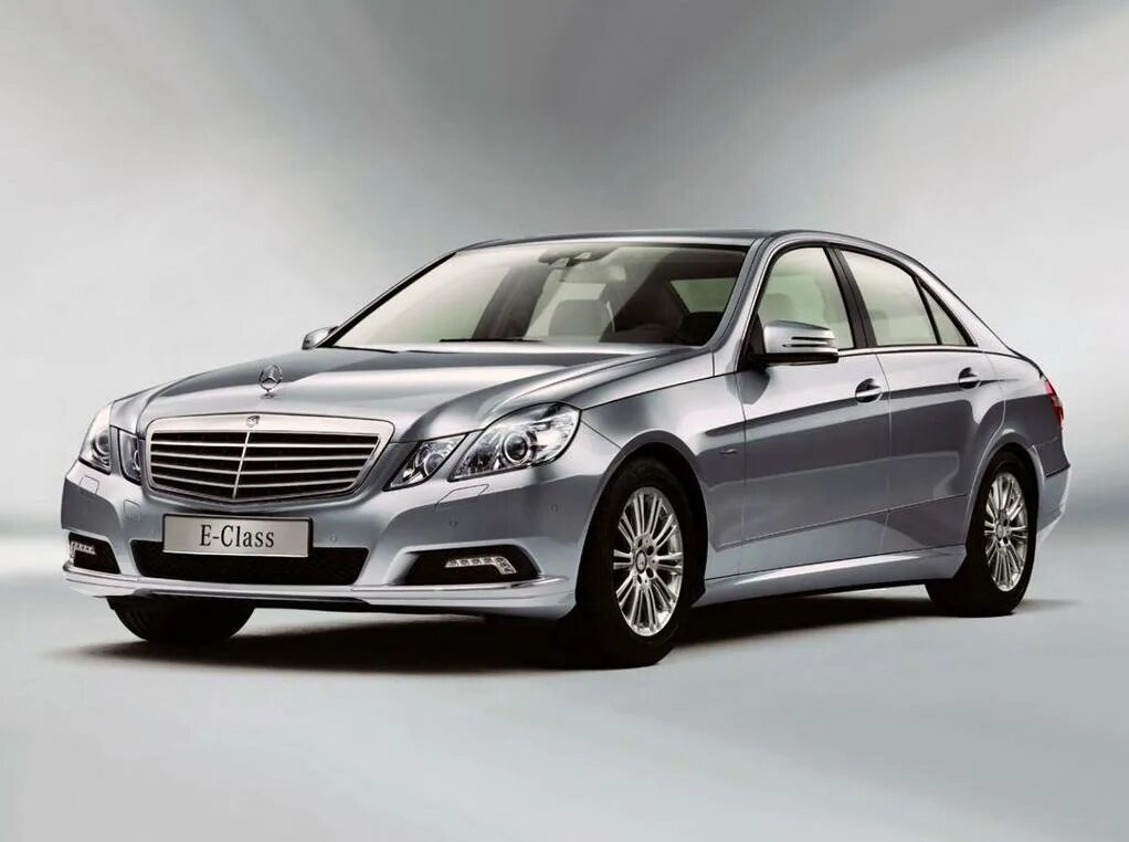 Авито купить е класс. Мерседес-Бенц е-класс w212. Mercedes Benz е-class (w212). Mercedes e class w212 2010. Мерседес Benz w212.