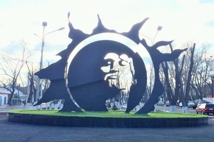 Караганда цой. Памятник цою в караганде. караганда виктор цой. памятник виктору цою в караганде. памятник цою караганда эскиз.