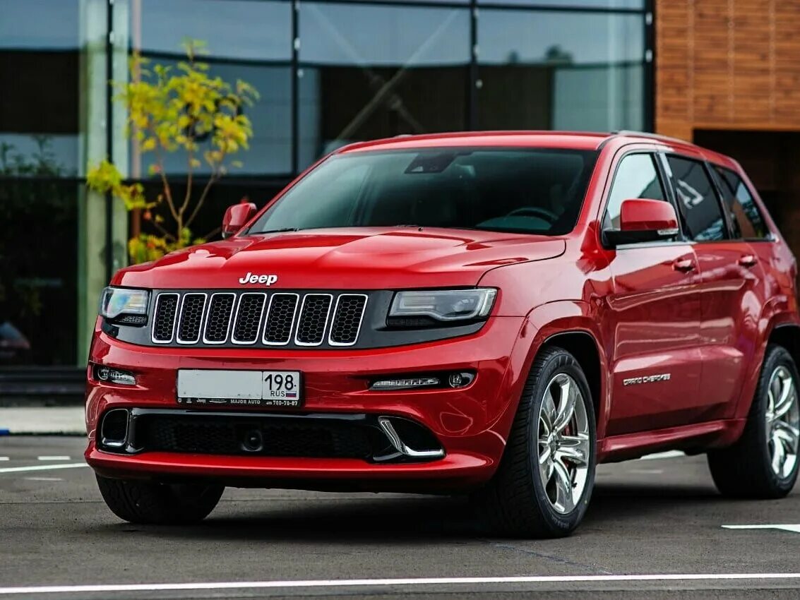 Чероки авто ру. Jeep Grand Cherokee wk2 2021. Jeep Grand Cherokee IV (wk2). Джип Гранд 2014 Чероки красный. Jeep Grand Cherokee srt 2021.