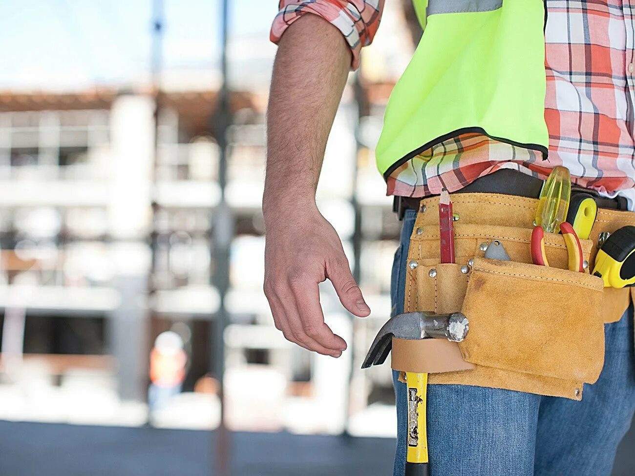 Рабочий собственно. Стропальщик с краном. Люди рабочих профессий. Работники физического труда. Сборщик пвх и алюминиевых конструкций.