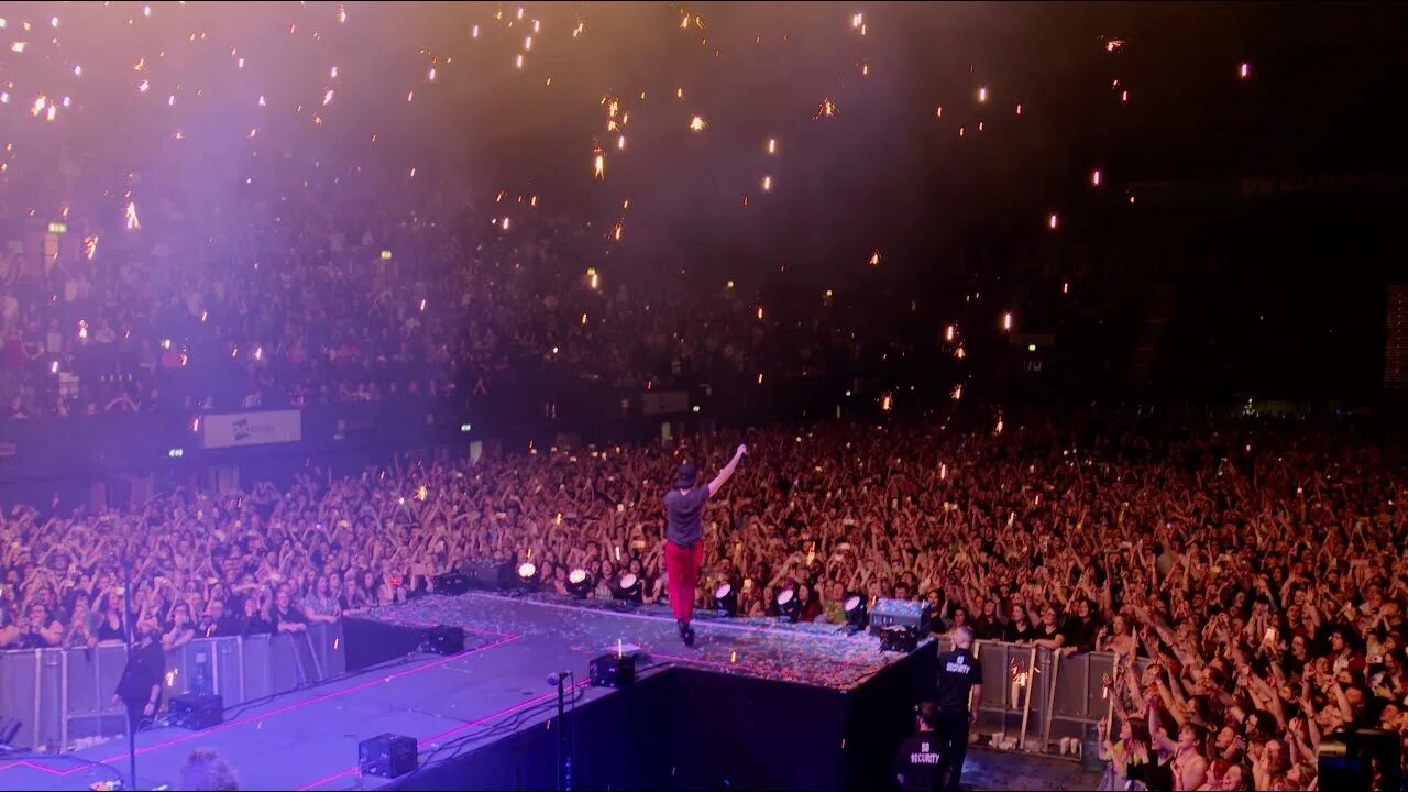 Sse arena. Ovo arena wembley. Концертная площадка сеул. Wembley arena london. Ovo arena wembley.