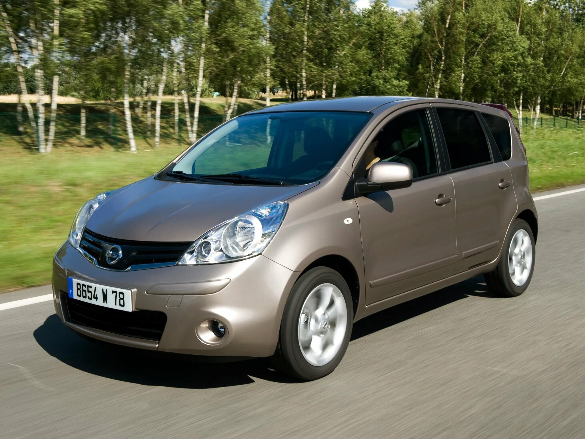 Марки автомобиля nissan. Ниссан ноут е11. Nissan Note 2012. Nissan Note 2009. Nissan Note e11 2010.