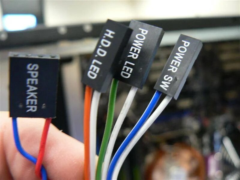 Как правильно подключить питание к материнской плате. Провода usb передней панели к материнской плате gigabyte. power sw reset sw hdd led power led 4 разъема. power sw материнская плата гигабайт. коннекторы передней панели на материнской плате asus.