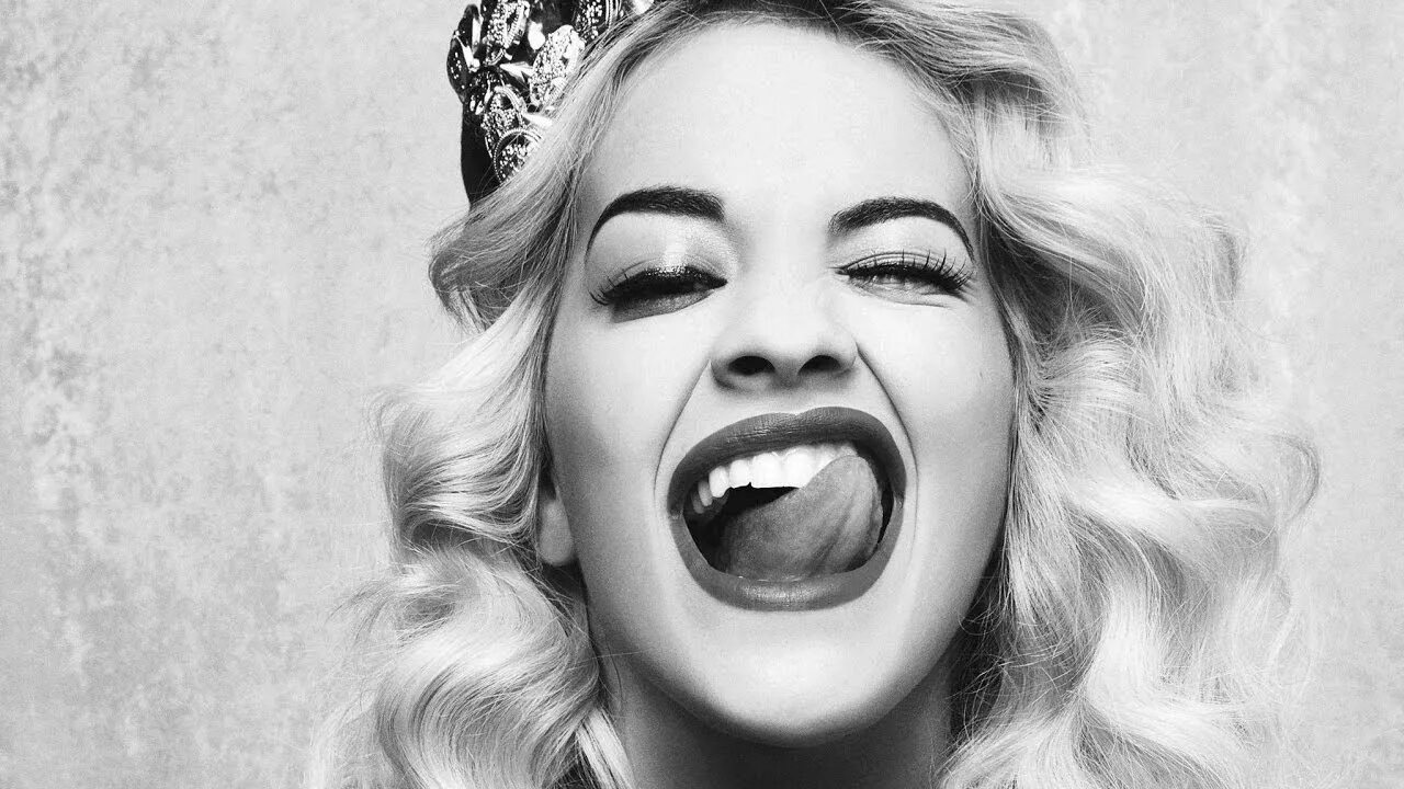 Rita ora think twice. Рита. Рита Ора мимика. Фотообои Рита Ора. Рита Ора 2013 стиль.
