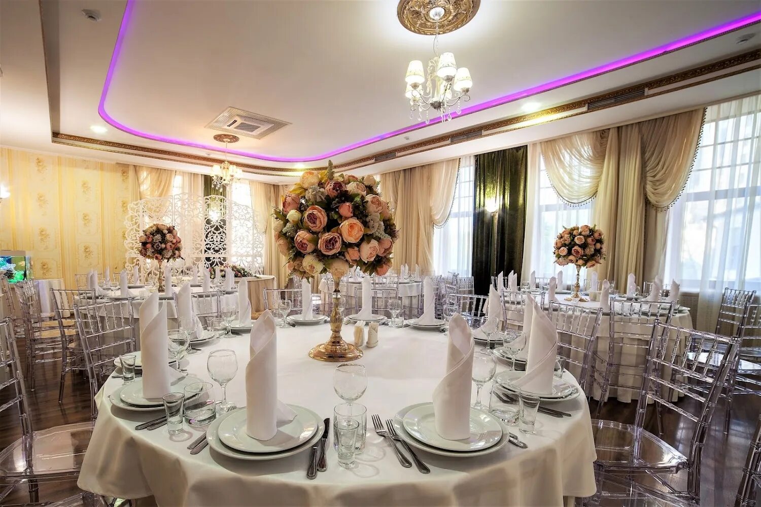 Кафе берёзка, москва. Банкетный зал «вивальди-боккерини». Профсоюзная 142 к1 гамбринус. Кафе юао. Банкетный зал страдивари в отеле милан.