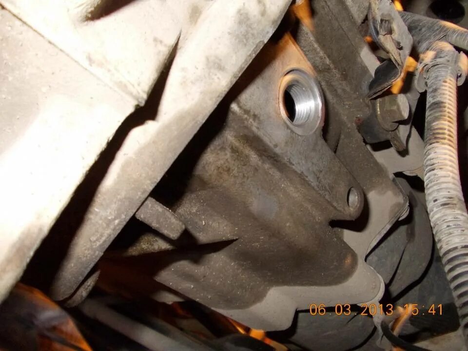 Проверить уровень в коробке логана