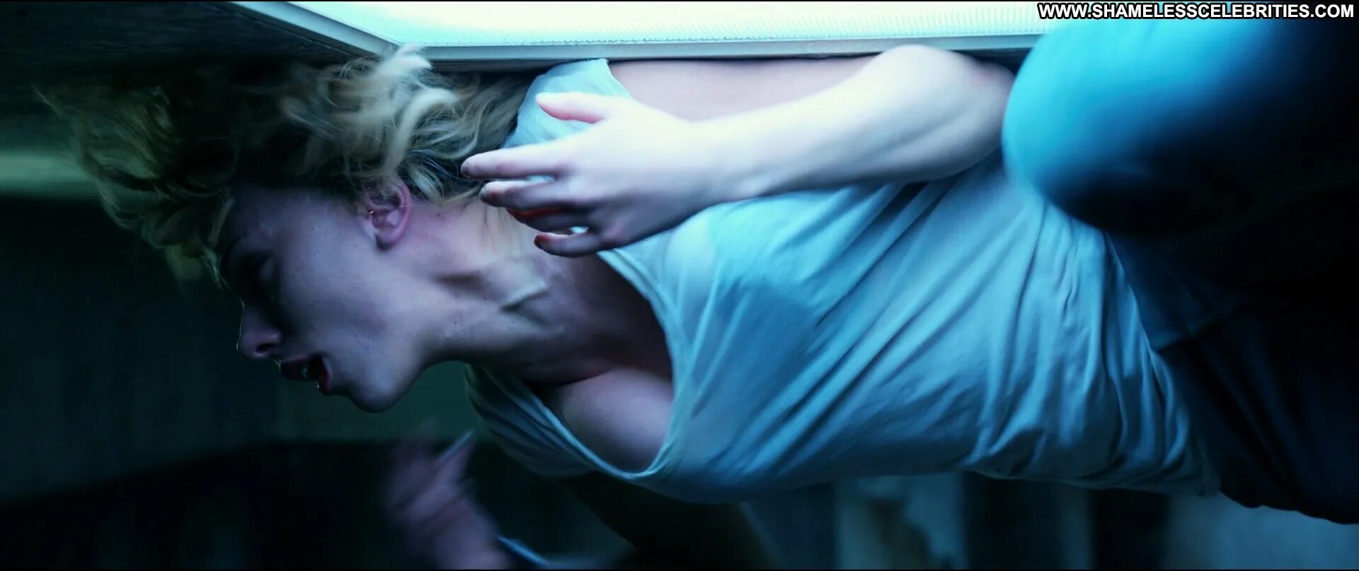 Hottest scene video. Скарлетт Йоханссон остров постельная сцена. Scarlett Johansson Scene 2014.
