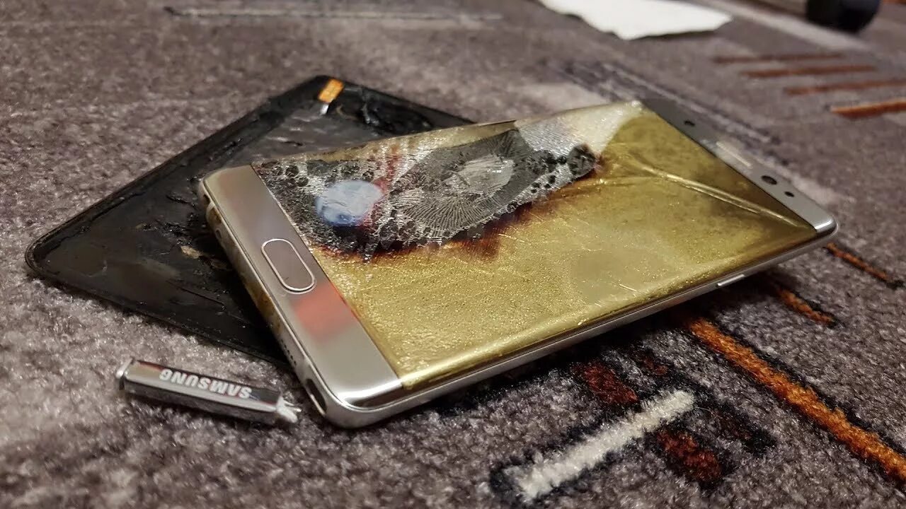 Samsung Galaxy Note 7 взрыв. Samsung Galaxy Note 7 exploding. Самсунг ноут 7 взорвался. Самсунг галакси ноут 7 взрывается. Samsung сгорел