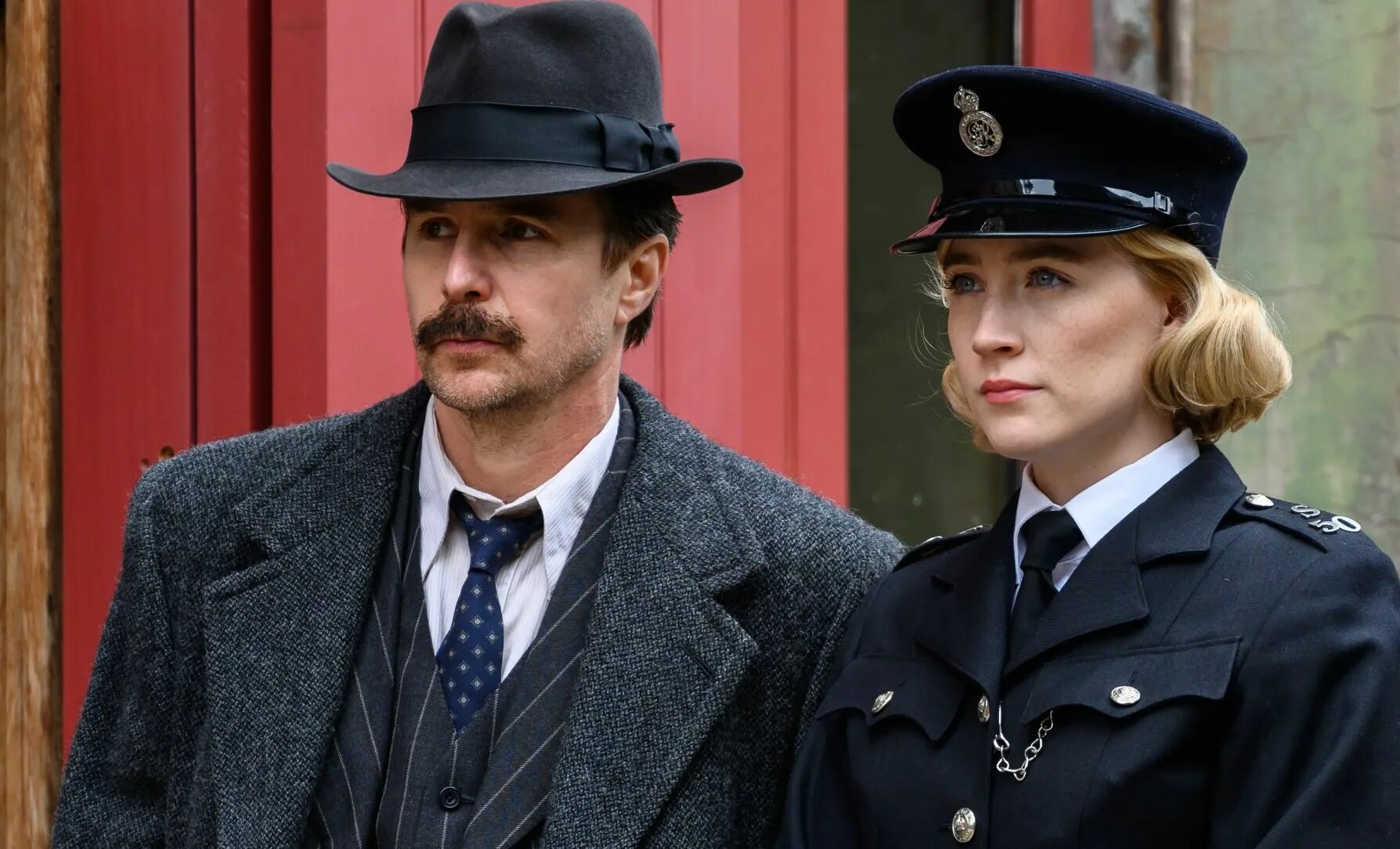 Смотри как они бегут 2022. Сэм рокуэлл и сирша ронан. Смотреть фильм смотрите как они бегут 2022. Смотрите как они бегут фильм. Смотрите как они бегут отзывы.