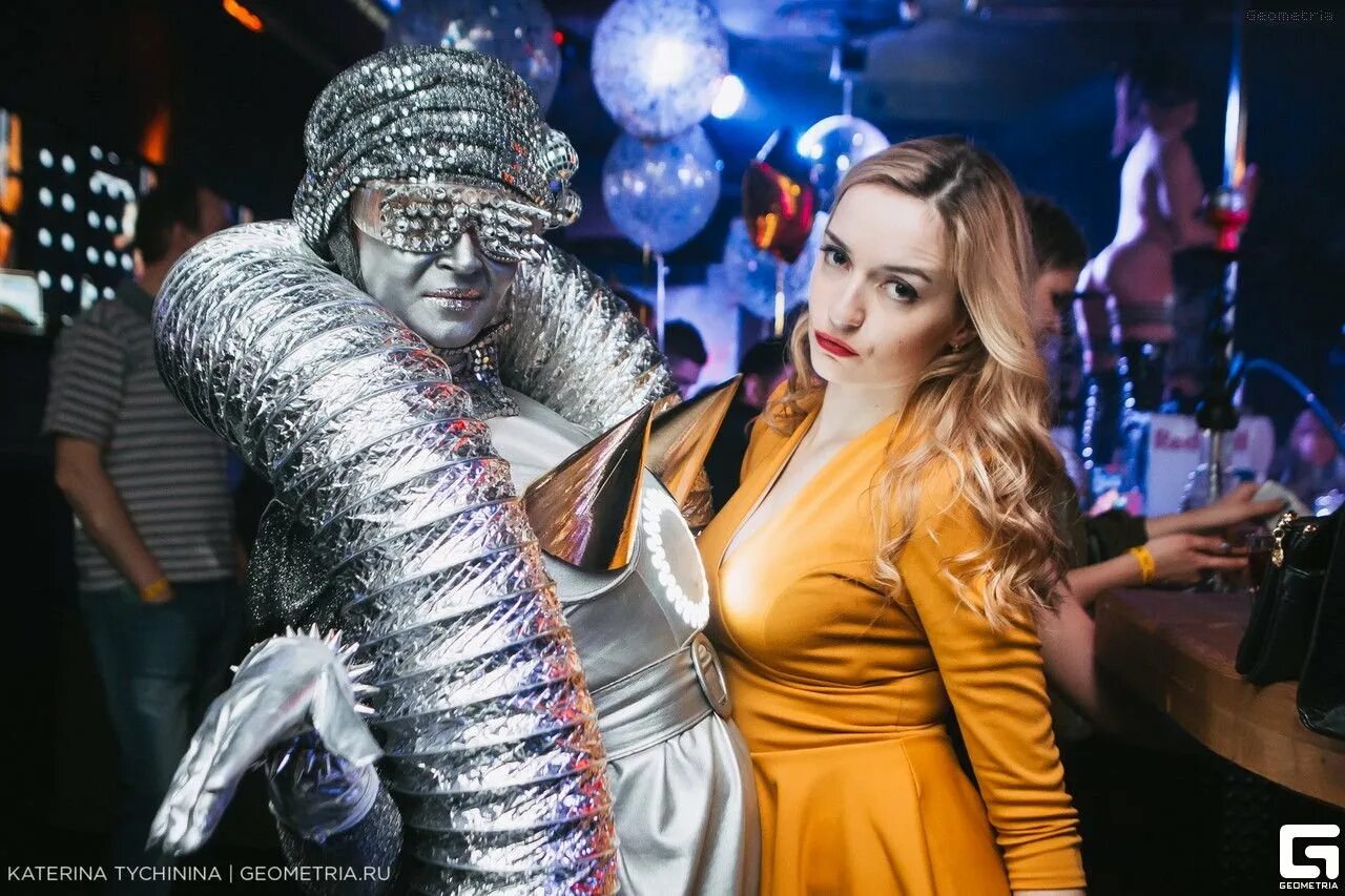 Корпоратив в стиле супергероев. Красный октябрь костюмированный вечеринка. Волгоград 24 костюмированная вечеринка. Вечеринка в стиле карнавал. Супергеройская вечеринка для взрослых.