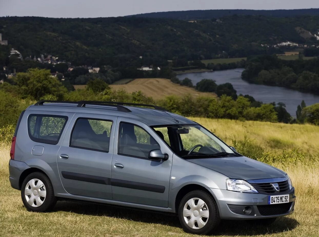 Рено 1 поколение. Рено Логан MCV. Renault Dacia Logan MCV. Рено Логан Дачия универсал. Dacia Logan MCV универсал.