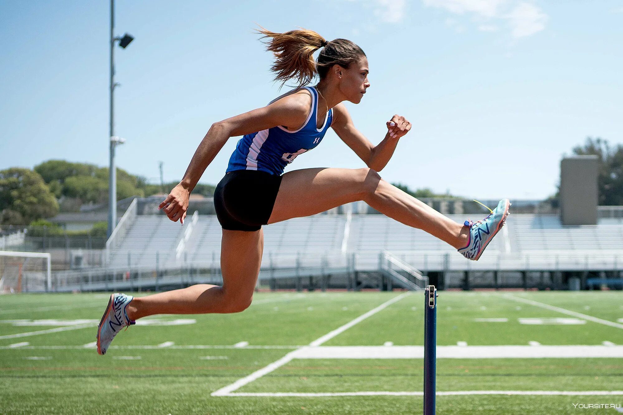 Banning sports. Маклафлин бегунья. Легкая атлетика. Спорт легкая атлетика. Прыжки спорт.