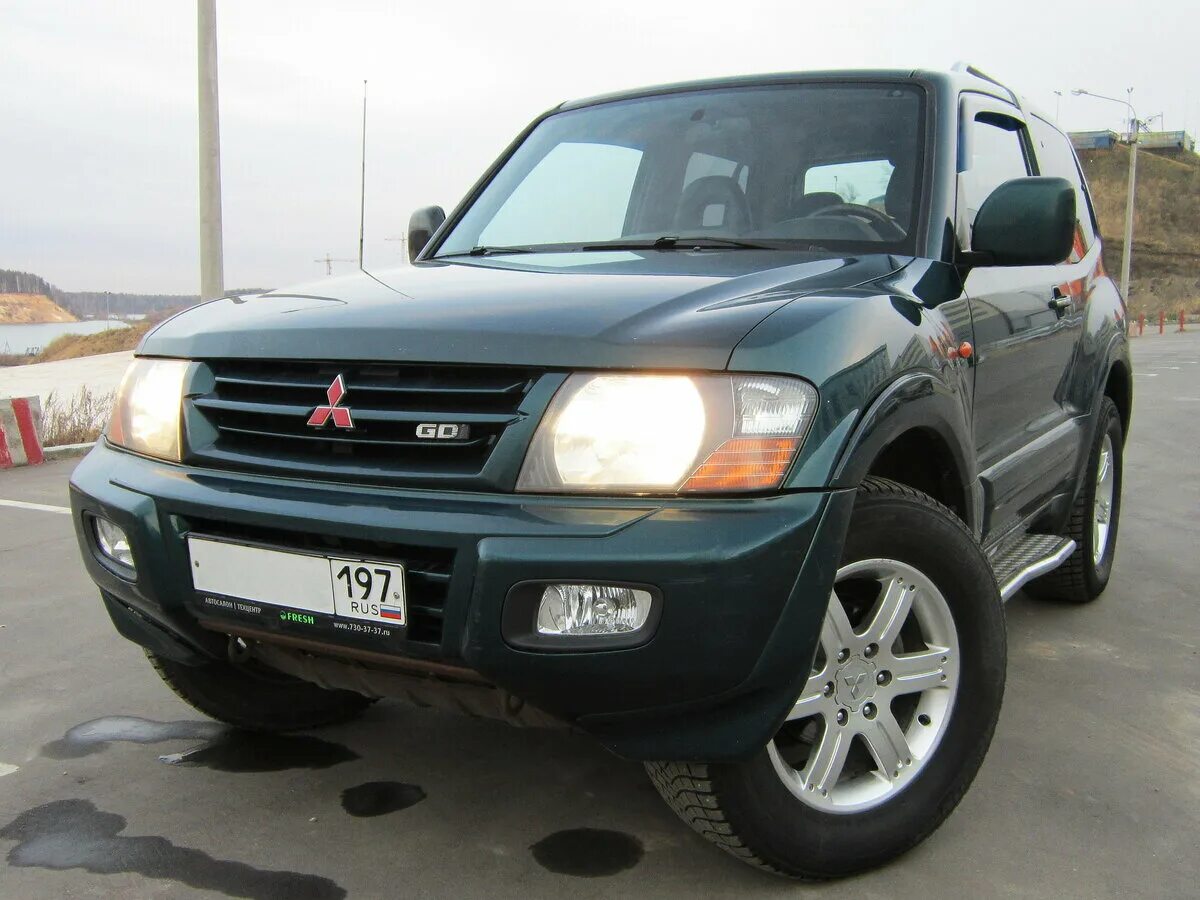 Mitsubishi pajero 2000. 2001 Mitsubishi Pajero III. Мицубиси Паджеро 3 2001. Мицубиси Паджеро 2001. Mitsubishi Pajero 2001.