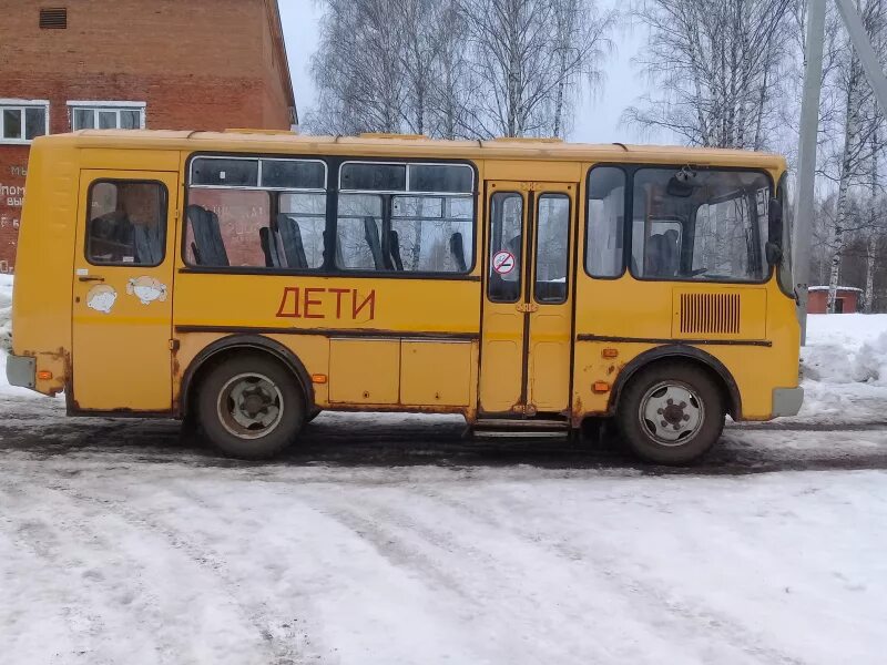 ПАЗ 3205 школьный автобус. Школьный автобус ПАЗ 32053 салон. Школьный автобус пазик Приморский край. Школьный автобус ПАЗ 32053-70 грязный. Паз 32053 школьный автобус