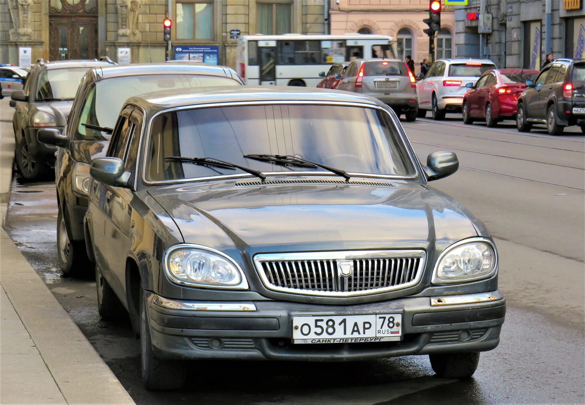 Газ 78 воздуха. Автомобиль газ 31105-581. газ 78. о581вм73. номера 2688 ар 78.