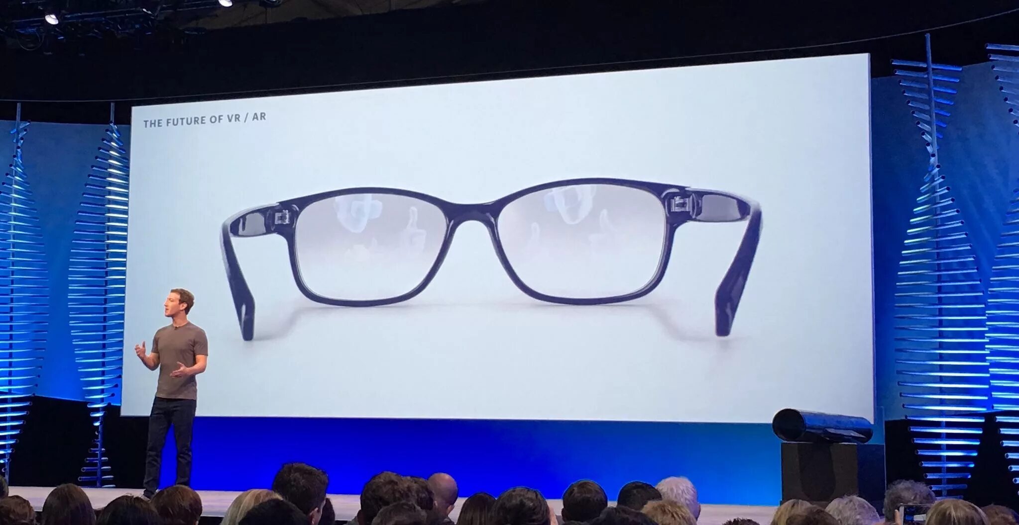 Виртуальные очки 2024. Очки дополненной реальности ray ban. Цукерберг очки виртуальной реальности. Очки в будущем.