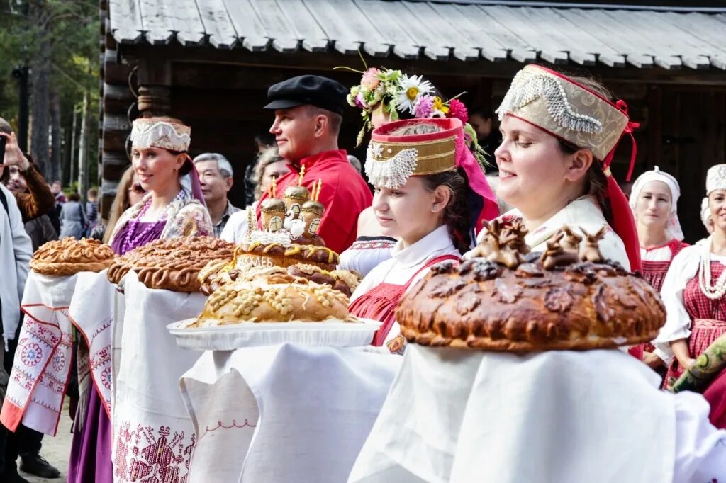 Карельские национальные праздники. Традиции Карелов. Карельские традиции и обычаи. Хлеб соль встреча гостей.