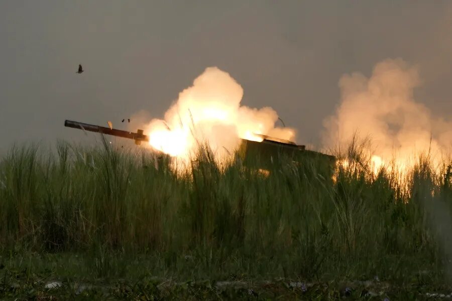 Обстрел рсзо. Залп рсзо. огонь из himars. рсзо himars в донбассе.