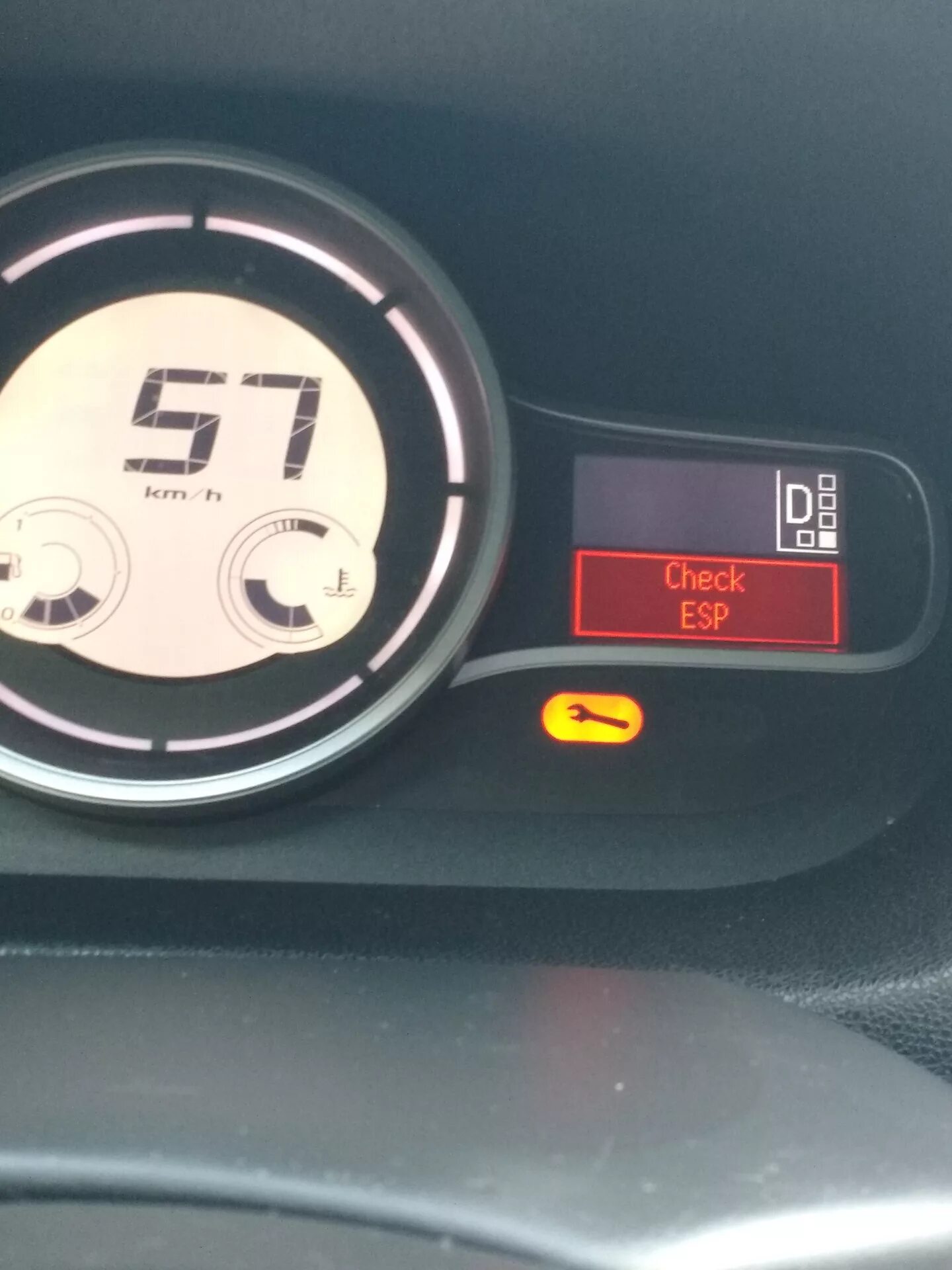 Ошибка рено меган 3 дизель. Check engine рено меган 3. service required рено флюенс.