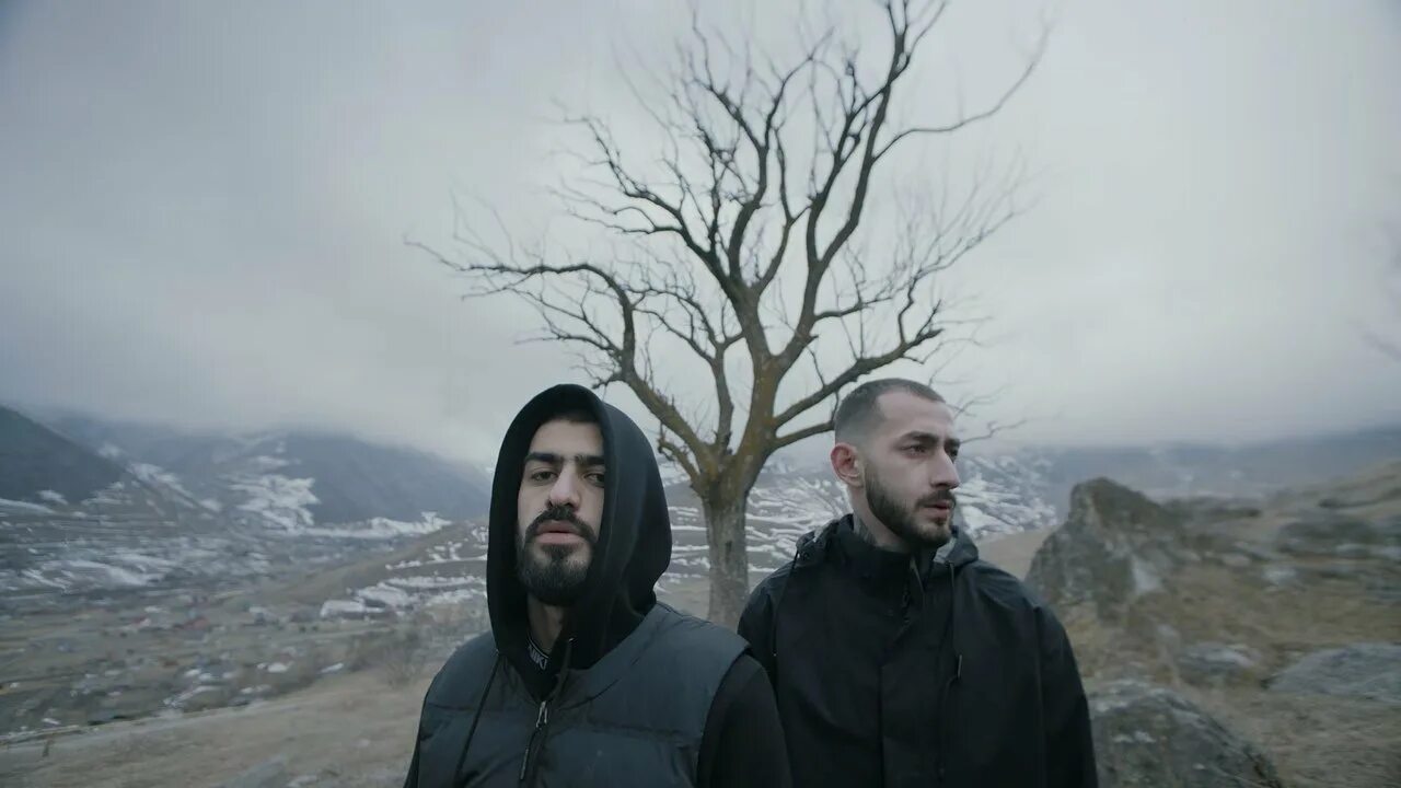 Мияги на фоне гор. Мияги и энди там ревели горы мама. Мияги и энди там ревели горы мама. Там ревели горы miyagi & andy panda. Там ревели горы miyagi.