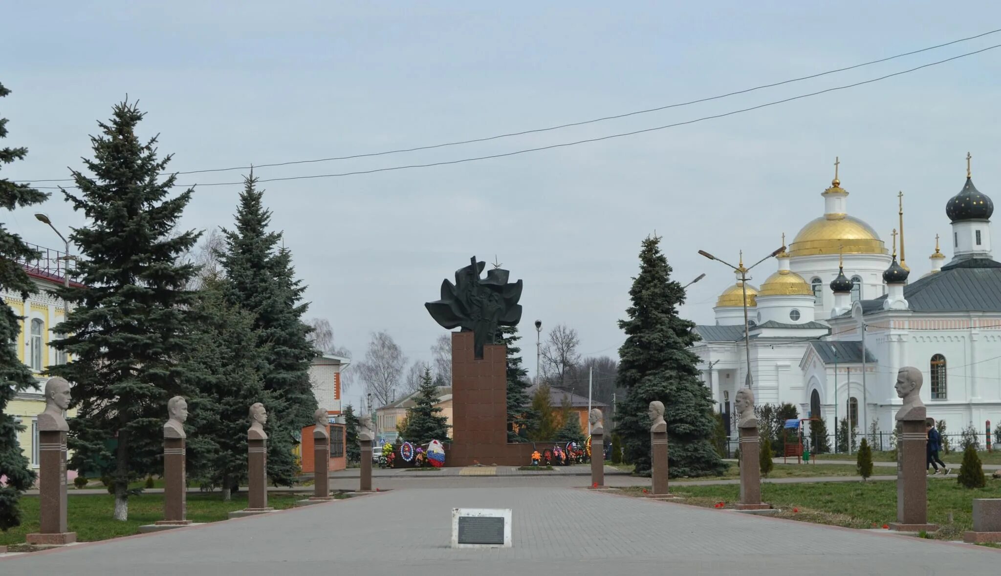 Прогноз погоды мглин. Мглин площадь. Мглинский районный краеведческий музей. Мглин Советская площадь. Город Мглин Брянской области.