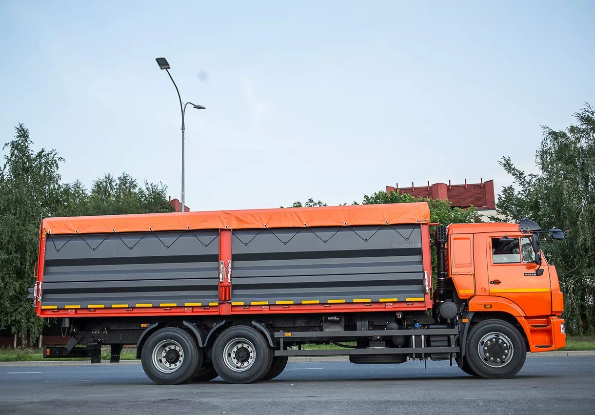 камаз 65221 зерновоз. зерновоз форд. камаз-4528 самосвал сельхозник. зерновоз самосвал работа. маз 553500 зерновоз.